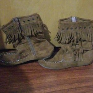 Mudd Moccasins
